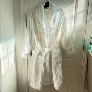 NEW Hotel Collection White Plush Robe